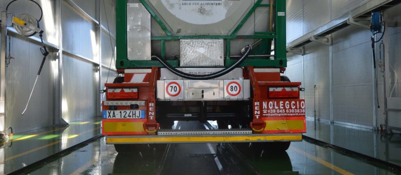 Lavaggio IBC e Cisternette - Pellegrini Trasporti - DSC2_0080_web